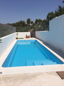 8 x 2.8 m installed pool