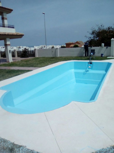 Trabajos de recubrimiento de piscina